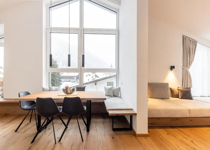 Max Mountain Apartments